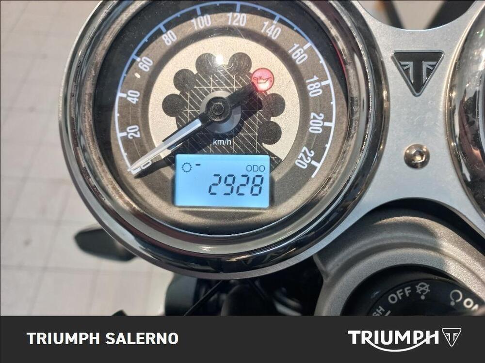 Triumph Speed Twin 1200 Stealth Edition (2024) (5)