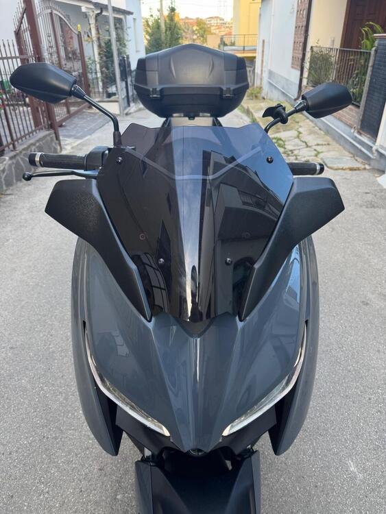 Yamaha X-Max 300 Tech Max (2020) (3)