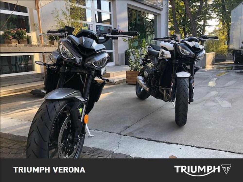 Triumph Street Triple R (2020 - 23) (2)