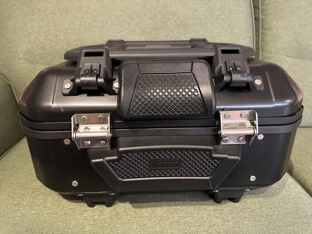 Top case bauletto GiVi Trekker Dolomiti 33lt. (3)