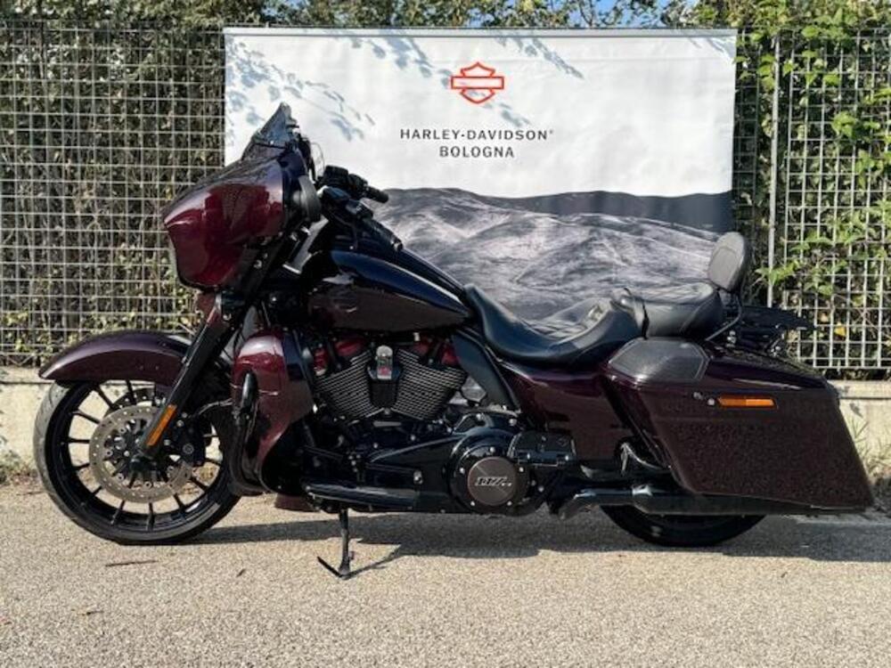 Harley-Davidson 117 Street Glide (2018 - 20) - FLHXSE (2)