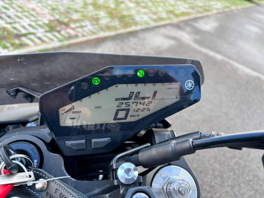 Yamaha MT-09 (2017 - 20) (3)