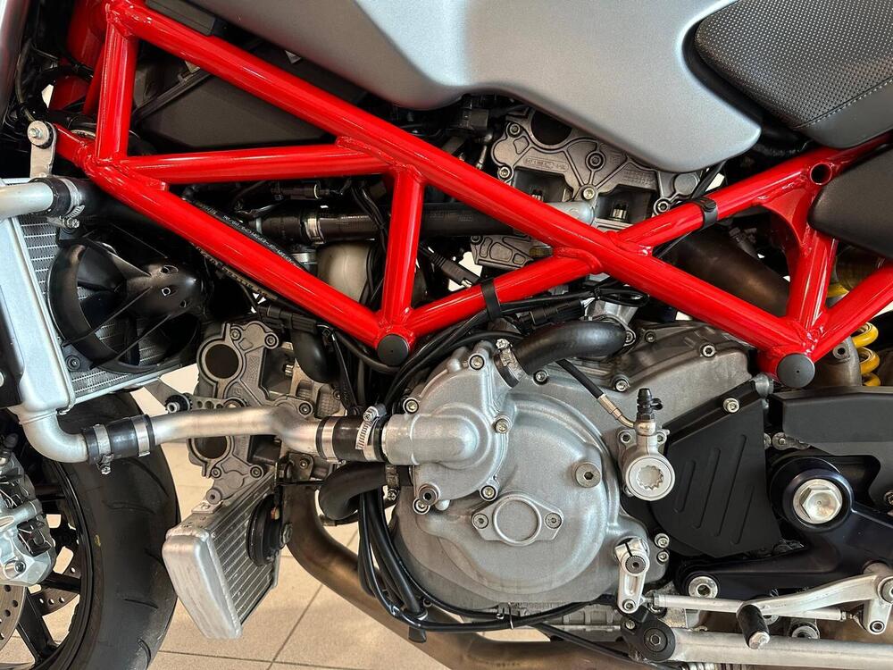 Ducati Monster S4R Testastretta (5)