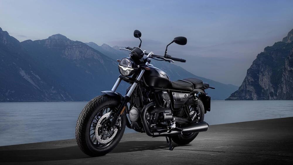 Moto Guzzi V9 Bobber (2021 - 24) (2)