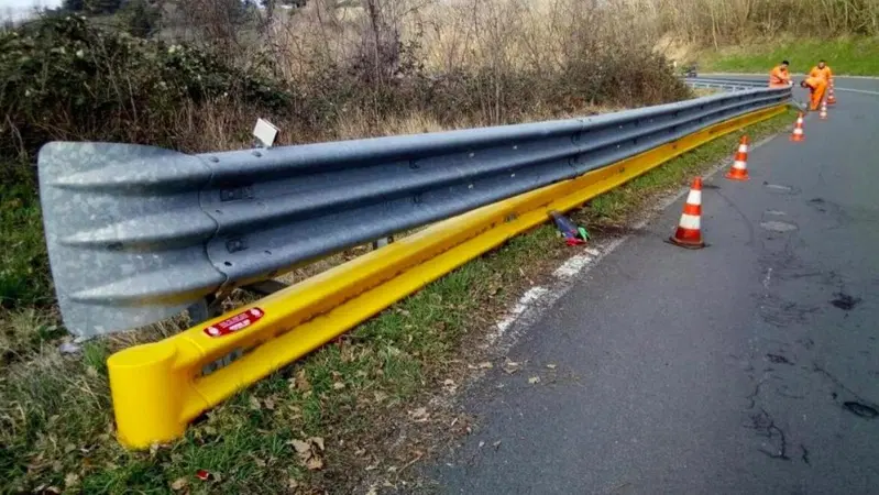 Guardrail salva motociclisti: cosa sono e cosa cambia con il nuovo Codice della Strada