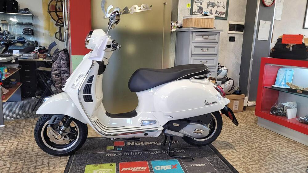 Vespa GTS 125 (2021 - 25) (3)