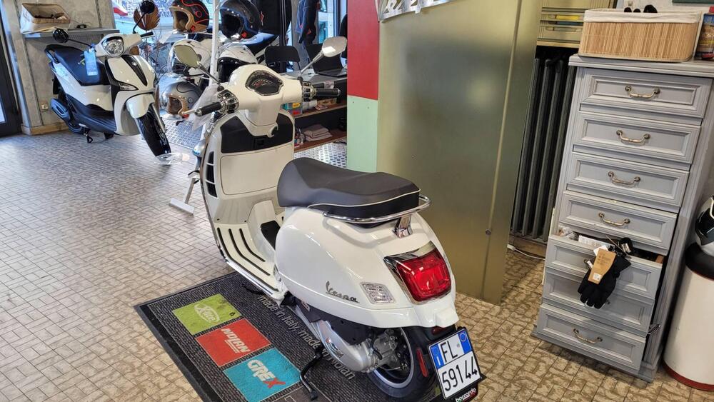 Vespa GTS 125 (2021 - 25) (4)