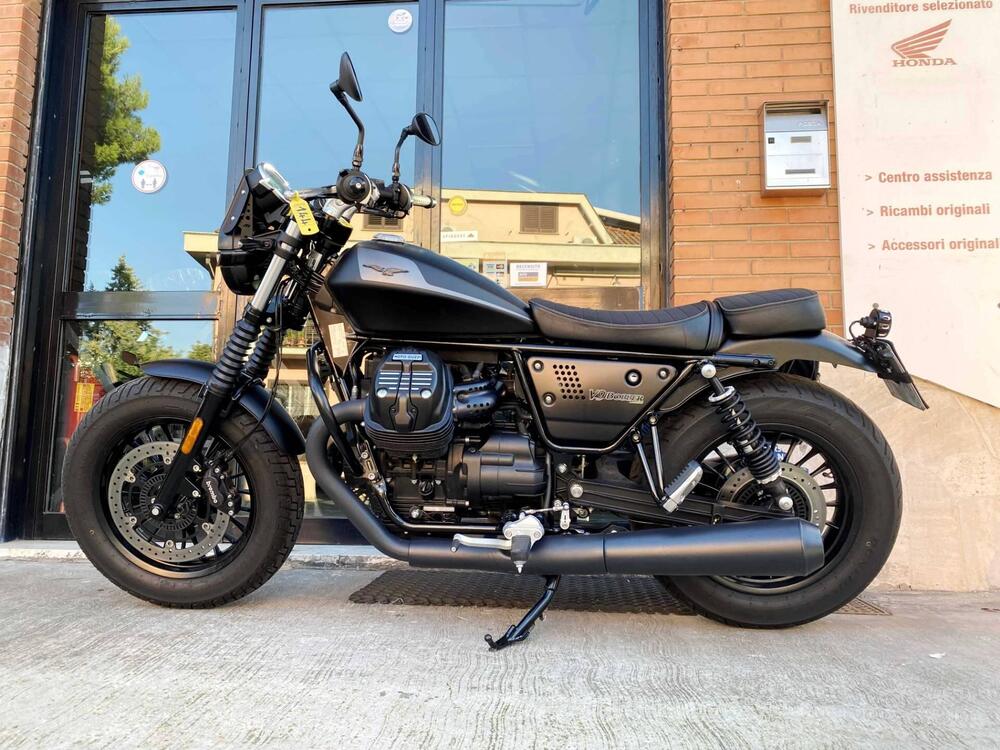 Moto Guzzi V9 Bobber (2021 - 24) (5)