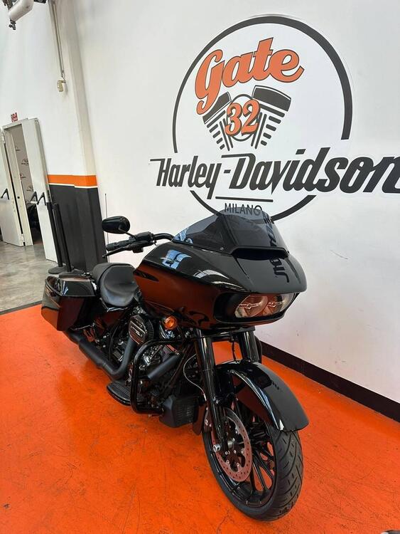 Harley-Davidson 107 Road Glide Special (2017 - 18) - FLTRXS (2)