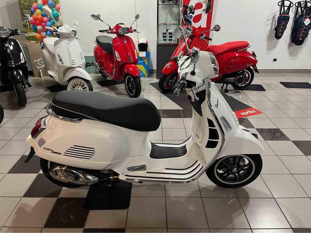 Vespa GTS 300 Super (2023 - 24)