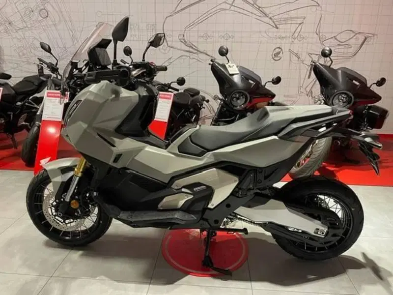 Honda X-ADV 750 (2025 - 26) (4)