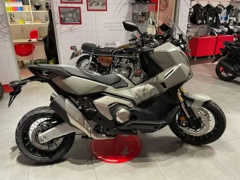 Honda X-ADV 750 (2025 - 26) (5)