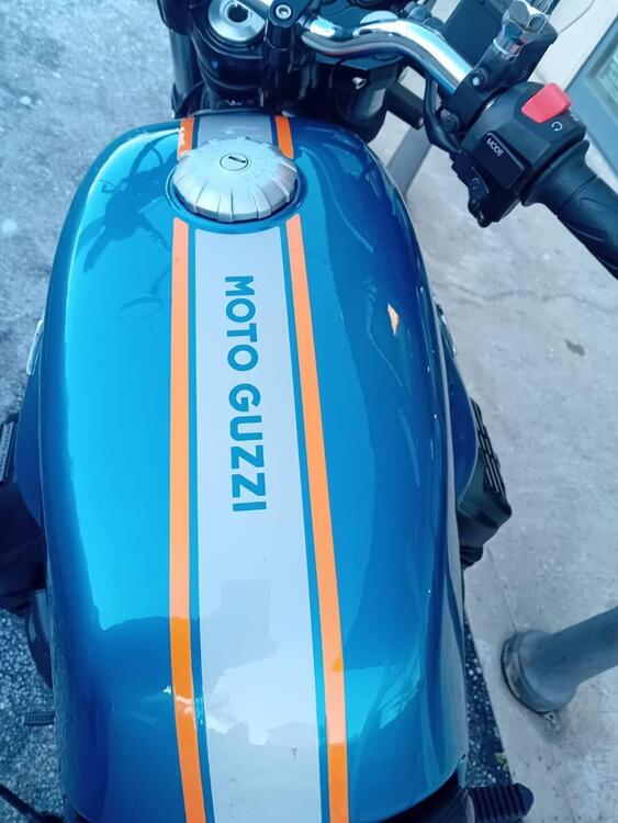 Moto Guzzi V7 II Special (2015 - 17) (4)