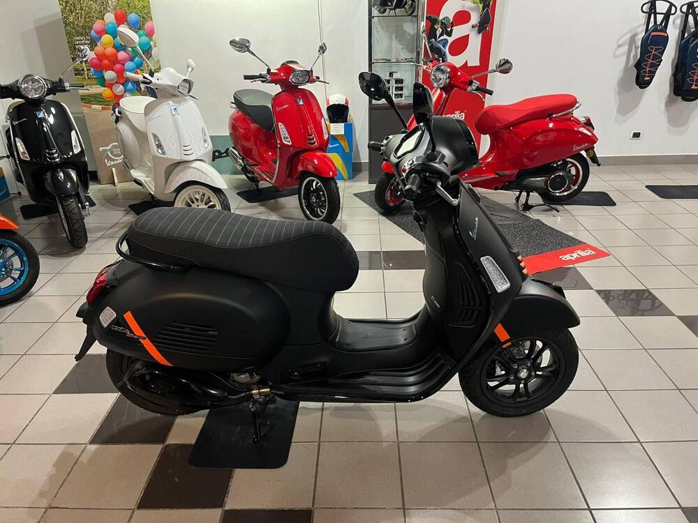 Vespa GTS 300 Super Sport (2023 - 24) (2)