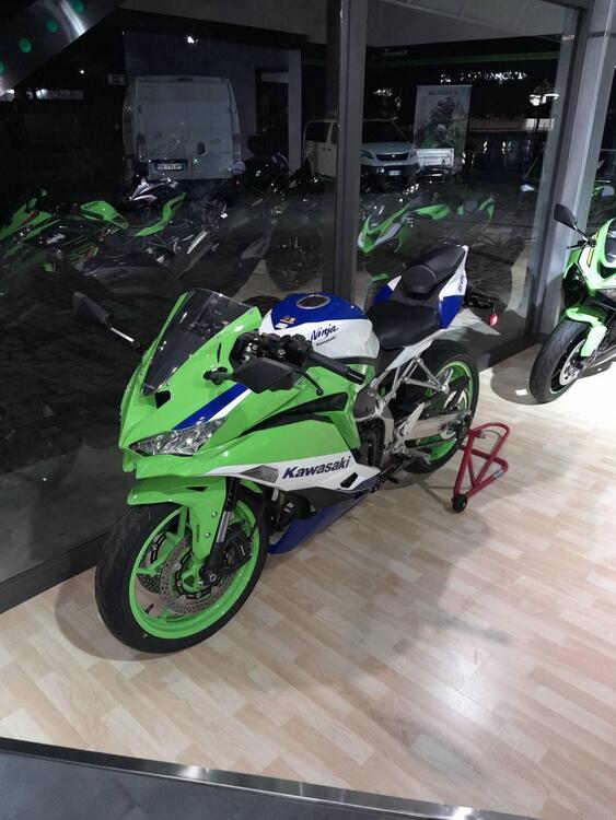 Kawasaki Ninja ZX-4RR 40th Anniversay Edition (2024) (2)