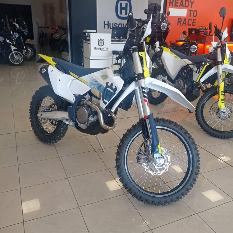 Husqvarna FE 250 (2024) (2)