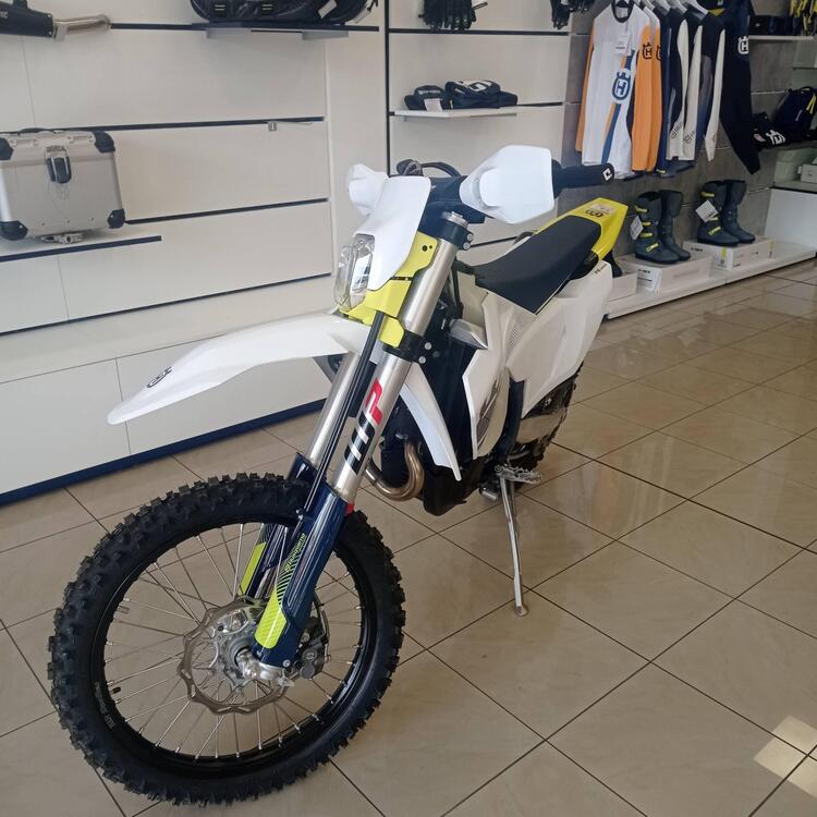 Husqvarna FE 250 (2024) (3)