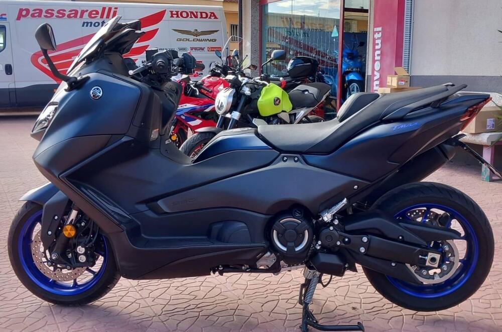 Yamaha T-Max 560 (2022 - 24) (3)