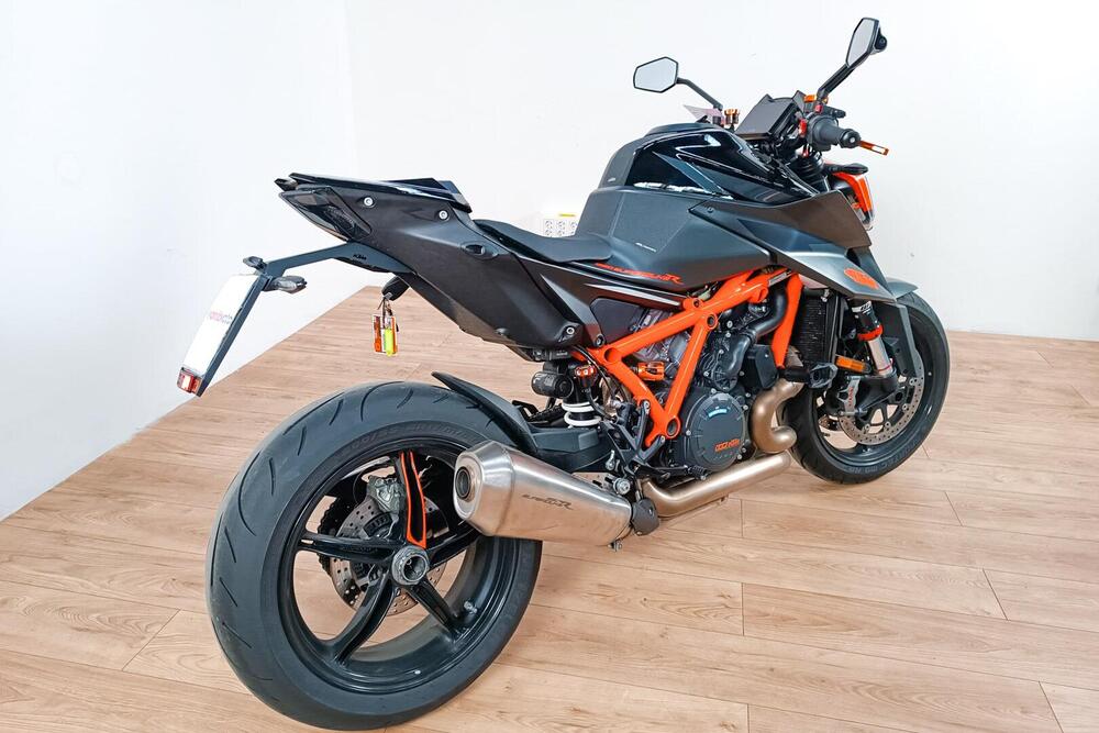 KTM 1290 Super Duke R (2019) (3)