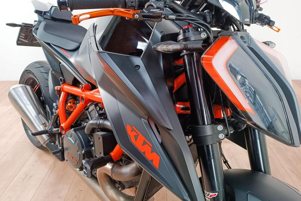 KTM 1290 Super Duke R (2019) (5)