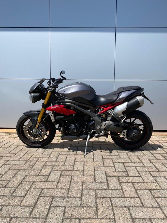 Triumph Speed Triple 1050 R ABS (2016 - 17) (4)