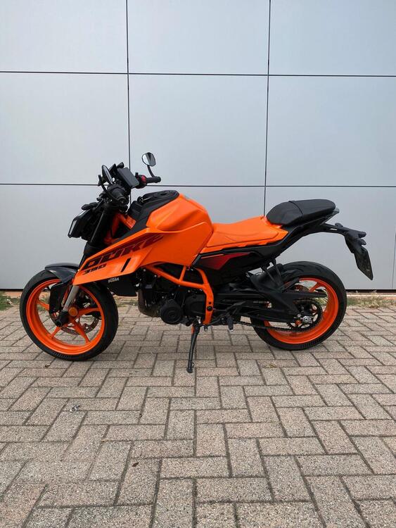 KTM 390 Duke (2024) (3)