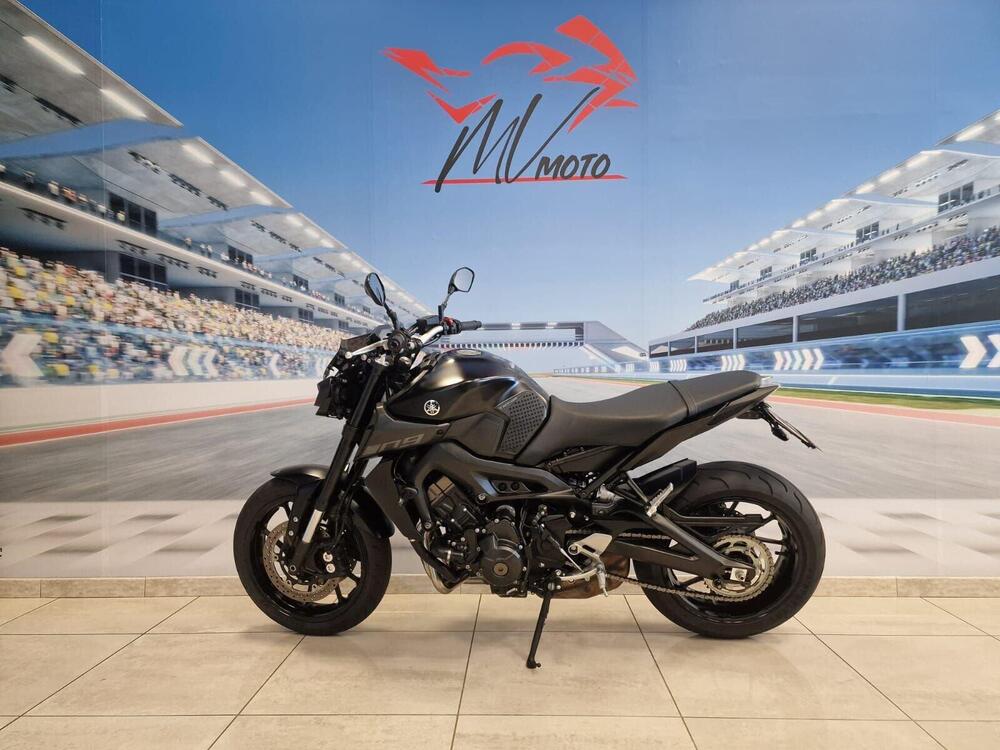 Yamaha MT-09 (2017 - 20) (2)