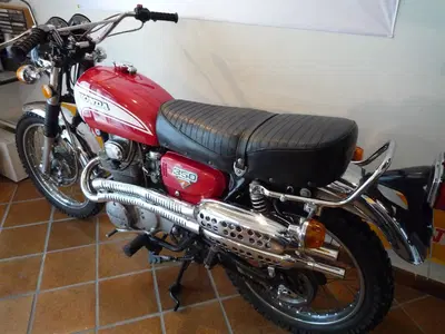 Honda CL350 K5 d'epoca