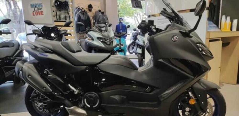 Yamaha T-Max 560 (2022 - 24) (3)