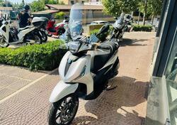 Piaggio Beverly 300 Hpe (2021) usata