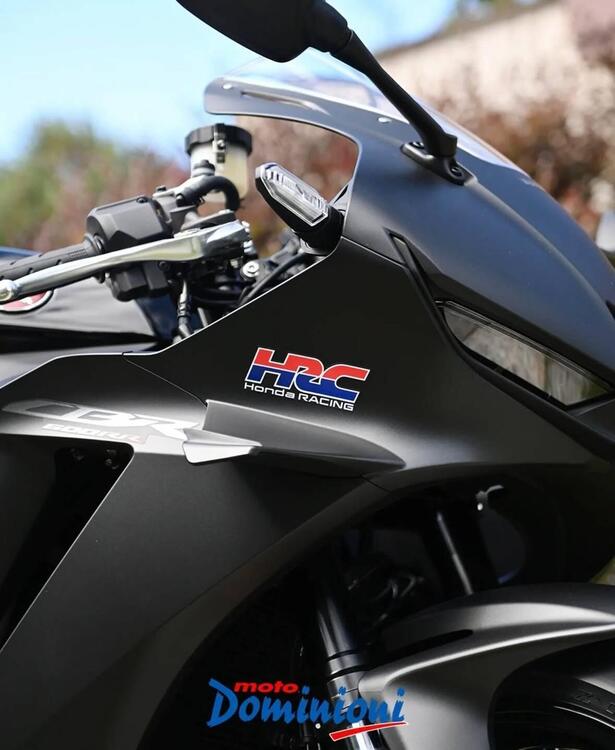 Honda CBR 600 RR (2024) (2)