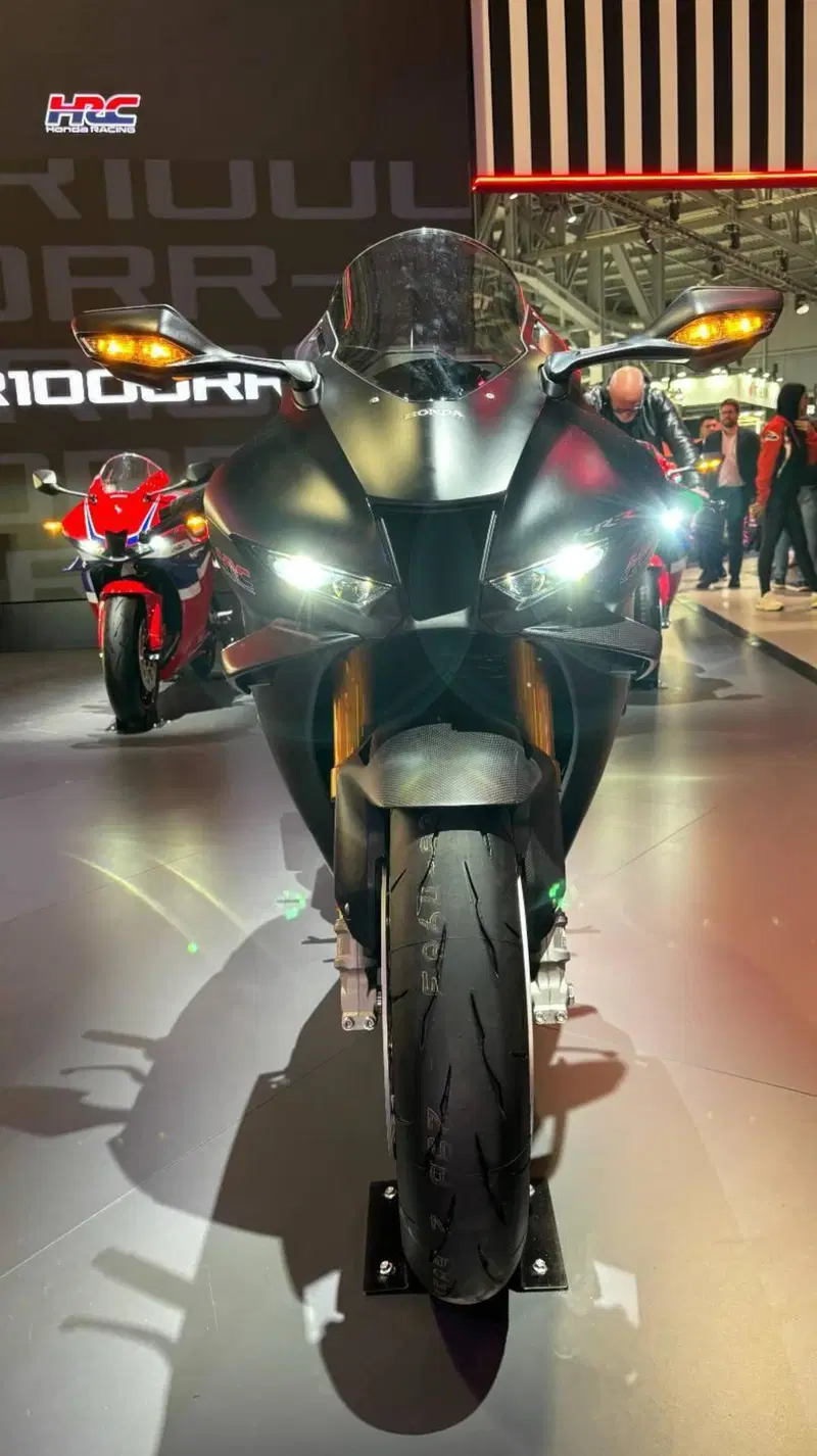 Honda CBR 1000 RR-R Fireblade SP Carbon Edition (2024 - 26) (2)