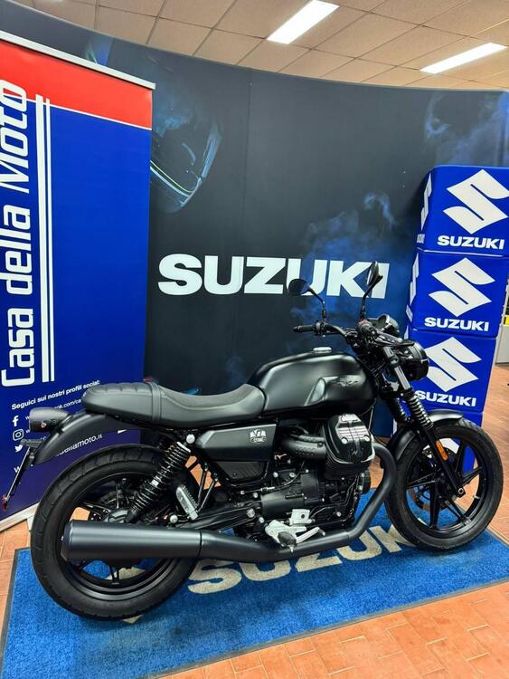 Moto Guzzi V7 Stone (2021 - 24) (2)