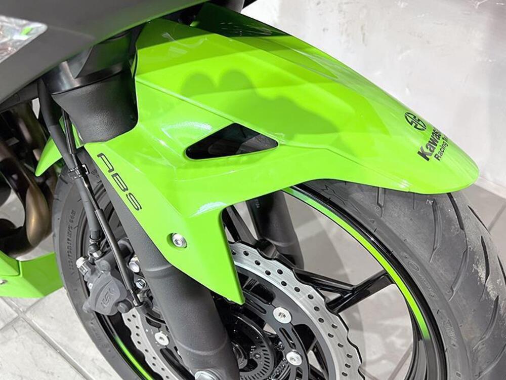 Kawasaki Ninja 400 (2023) (4)