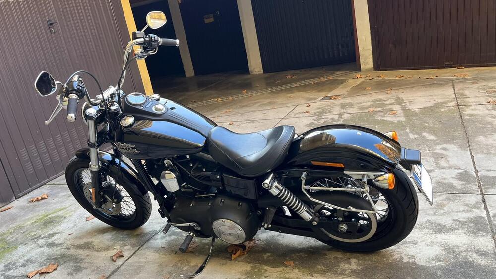 Harley-Davidson 1690 Street Bob (2017) - FXDB (2)