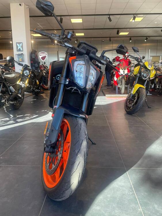 KTM 890 Duke R (2022 - 23) (4)