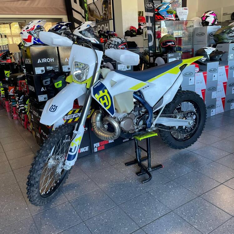 Husqvarna TE 300i (2023) (2)