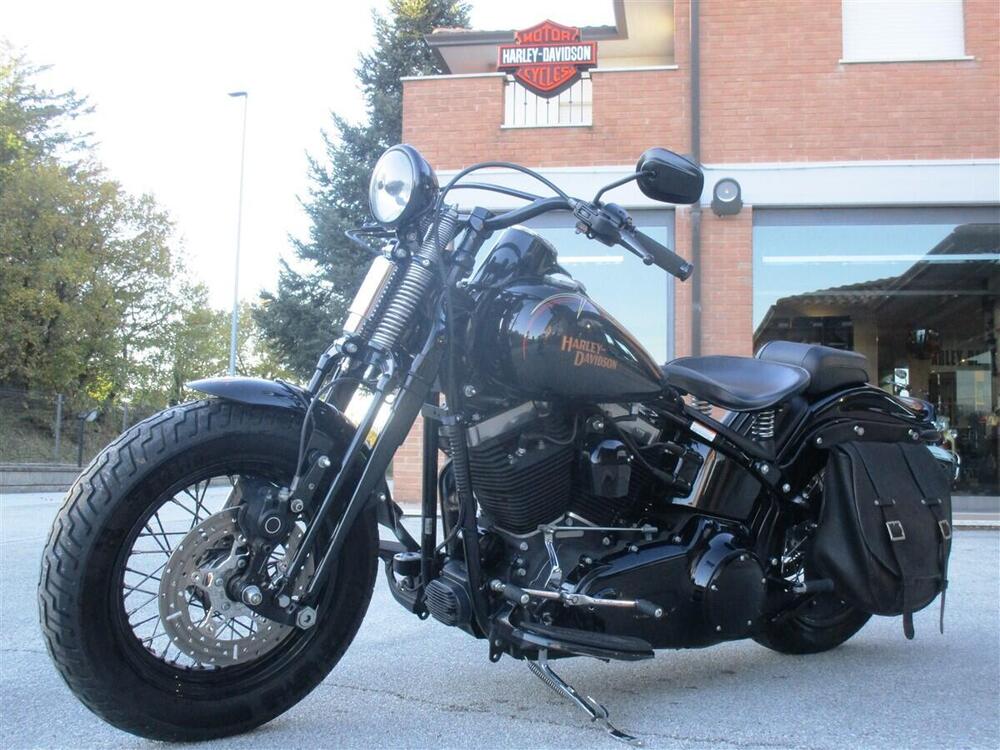 Harley-Davidson 1584 Cross Bones (2008 - 11) - FLSTSB (3)