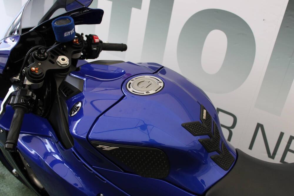 Yamaha YZF R1 (2020 - 24) (5)