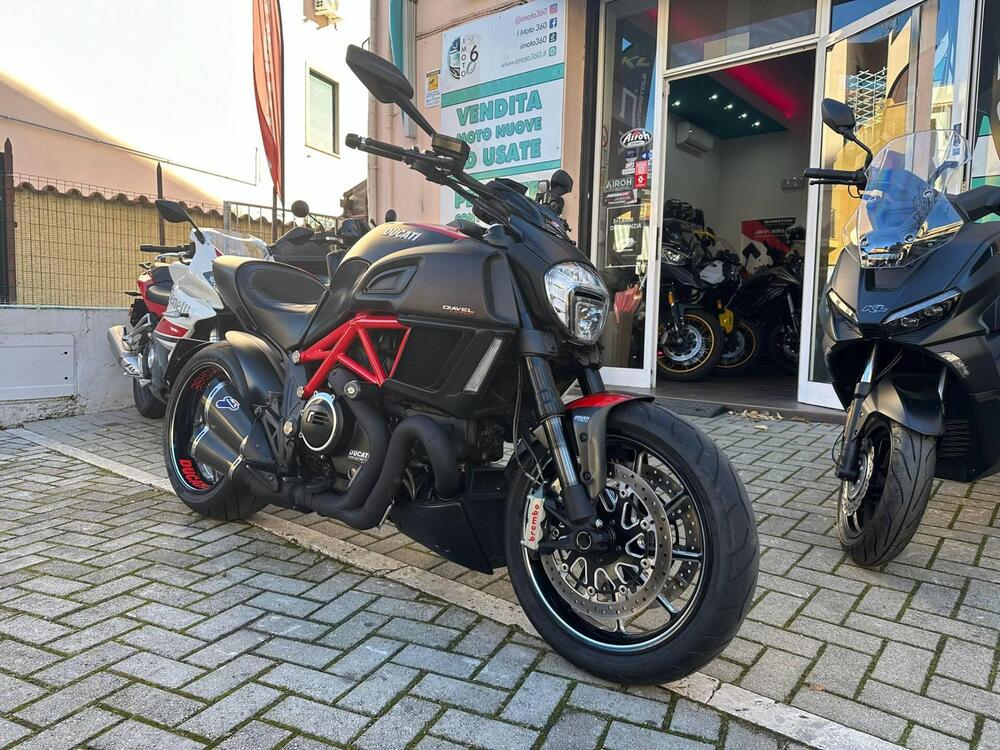 Ducati Diavel 1200 Carbon (2014 - 16) (2)