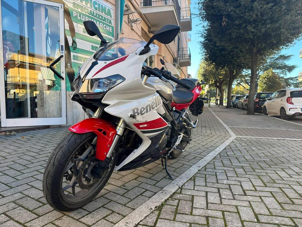 Benelli BN 302 R (2017 - 20) (4)