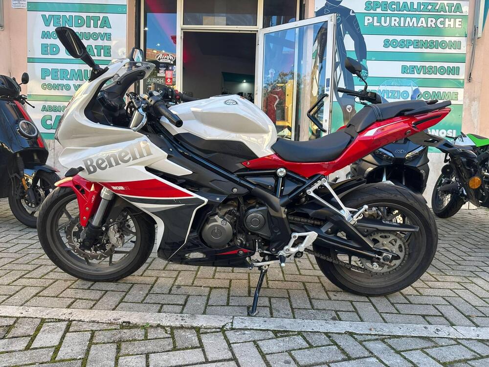 Benelli BN 302 R (2017 - 20) (5)