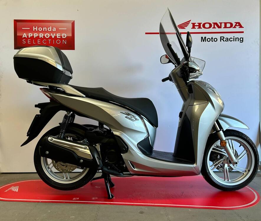 Honda SH 300 i ABS (2016 - 20) (2)