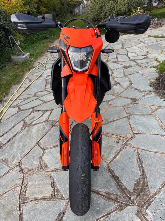 KTM 690 SMC R (2021 - 22) (2)