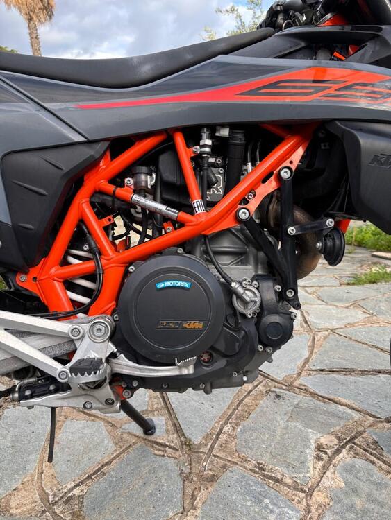 KTM 690 SMC R (2021 - 22) (4)