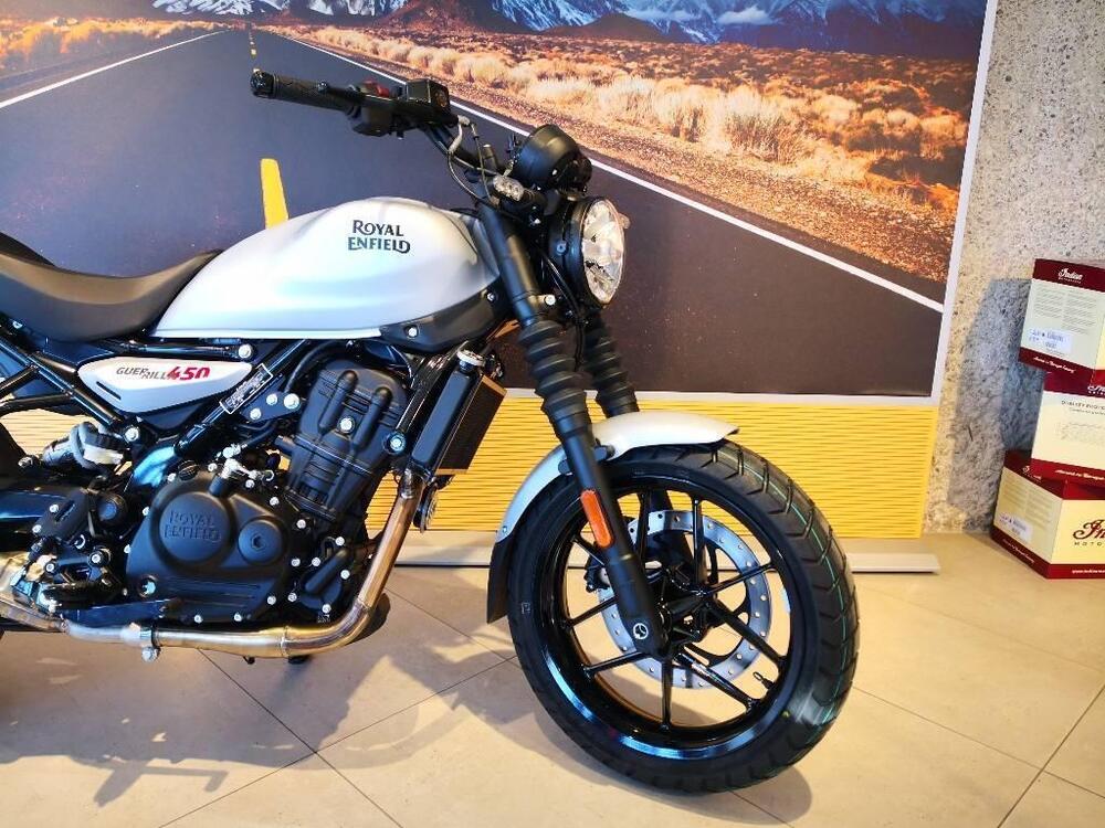 Royal Enfield Guerrilla 450 (2024) (4)