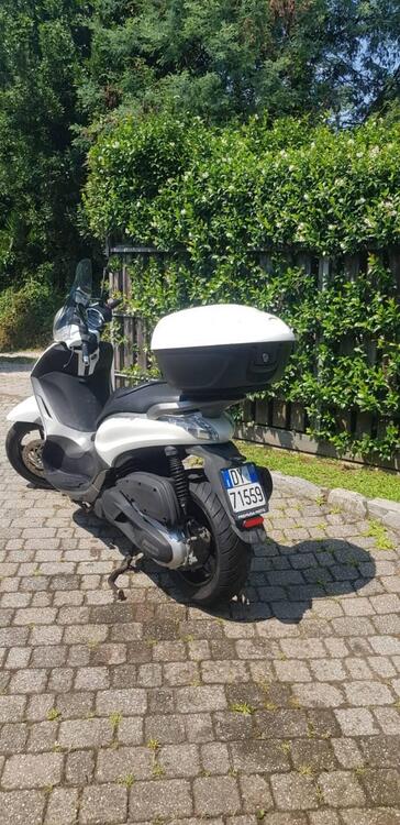 Piaggio Beverly 350 SportTouring ie ABS (2011 - 17) (3)