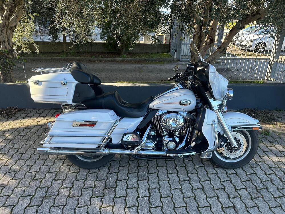 Harley-Davidson 1584 Electra Glide Ultra Classic (2007) - FLHTCU (4)