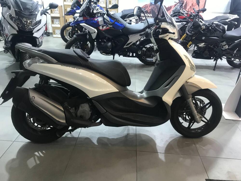 Piaggio Beverly 350 SportTouring ie ABS (2011 - 17)