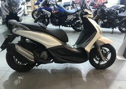 Piaggio Beverly 350 SportTouring ie ABS (2011 - 17) usata